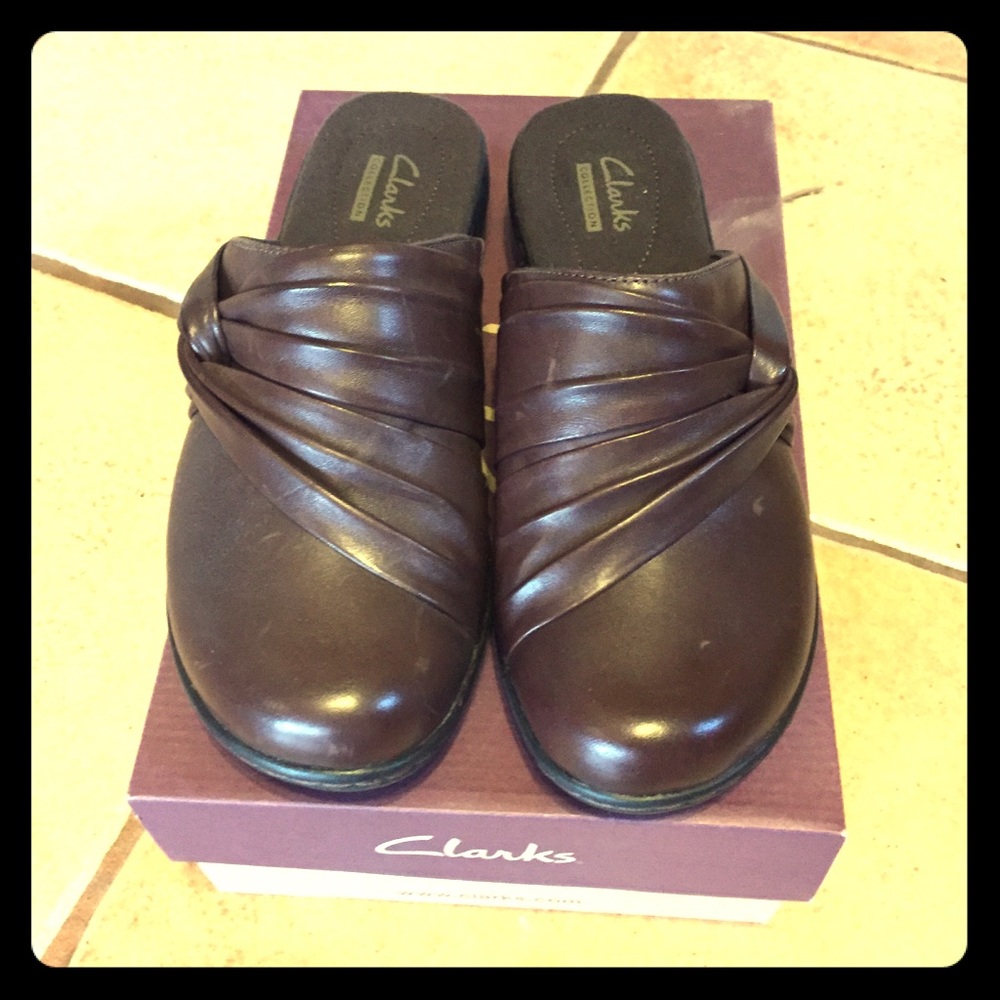 Clarks brown leather clogs mules size 6.5 NIB